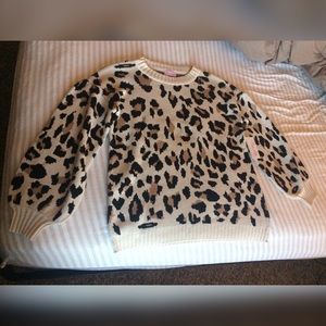 NWT Pink Lily Women’s M Leopard Sweater